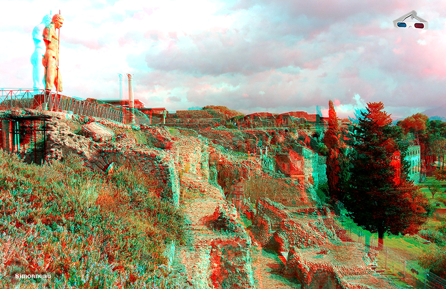 Entrada, del escultor polaco, Igor Mitoraj