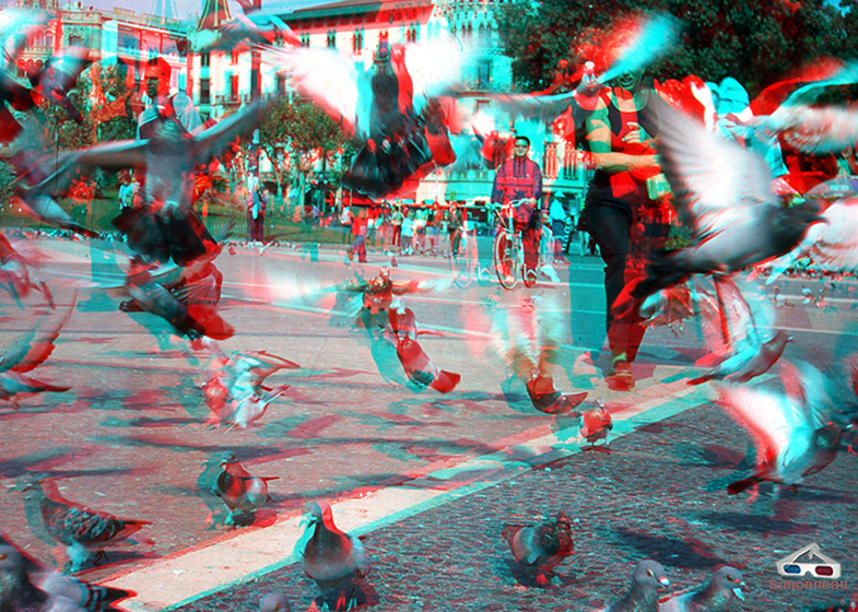  <b>Plaza Catalu�a</b>  ,  Al asustarse levantan el vuelo