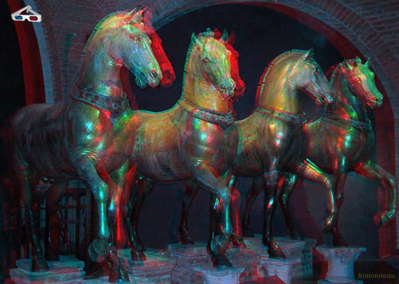  <b>Cuatro caballos</b> , no se de donde los trajeron a Venecia